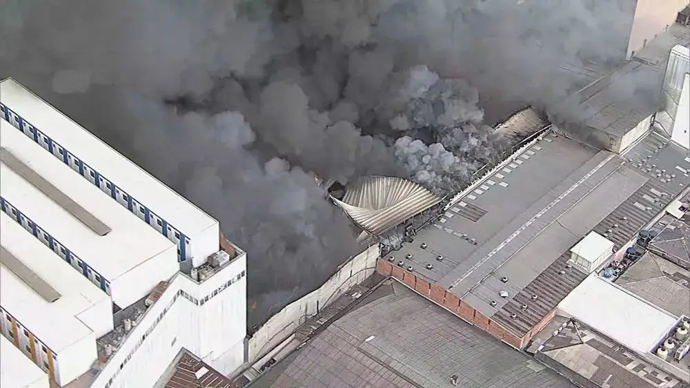 mega incêndio no Shopping 25 de Março 